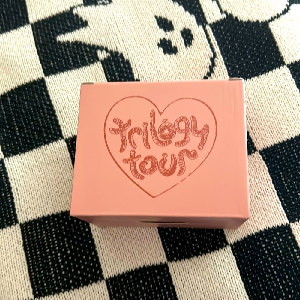 🎶NIB Trilogy Tour VIP Cup🎶